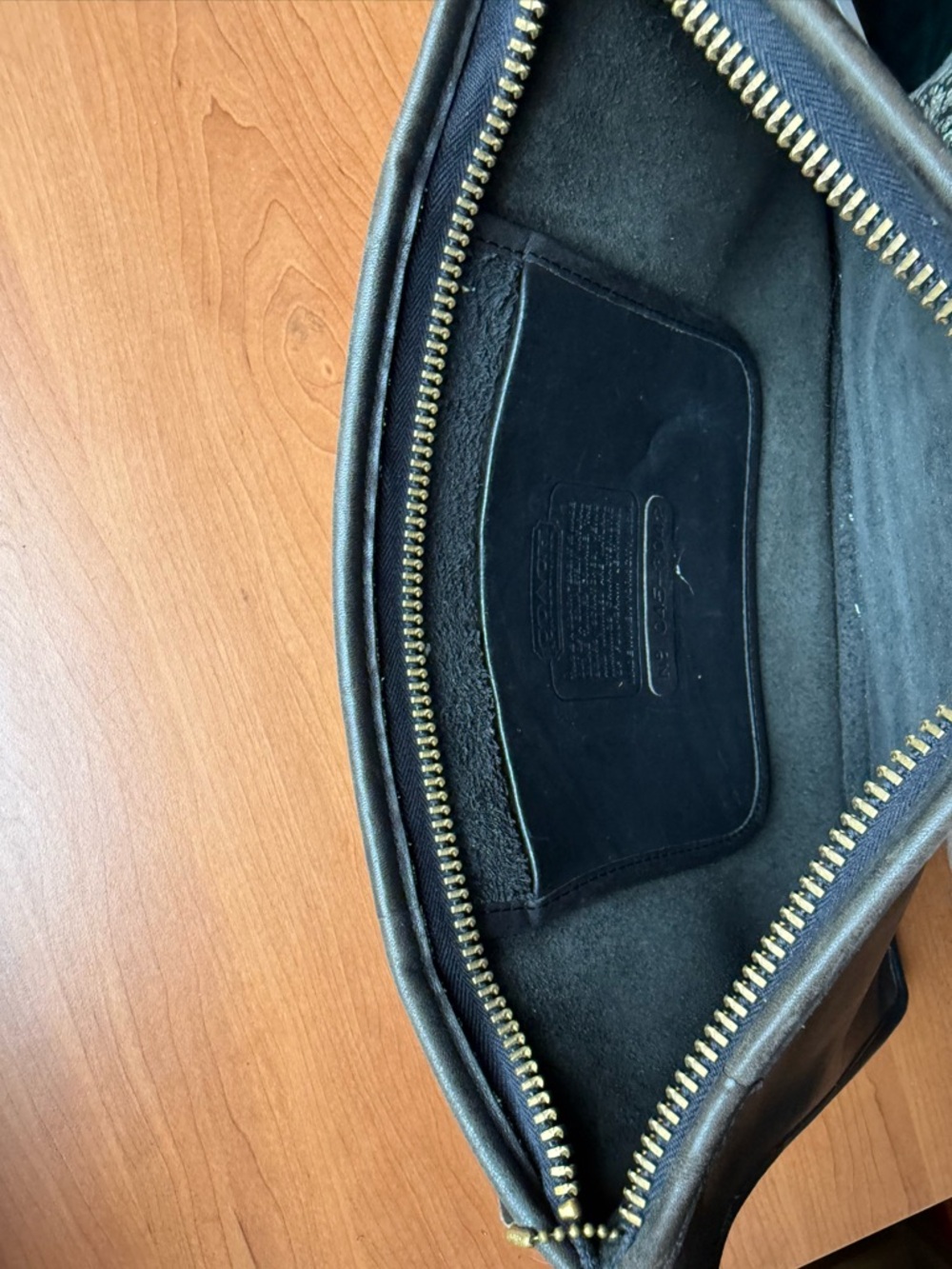 Awesome Vintage Coach Black Leather clutch with Embossed Registration Number - Picture 5 of 5